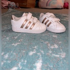 Toddler adidas tennis shoes